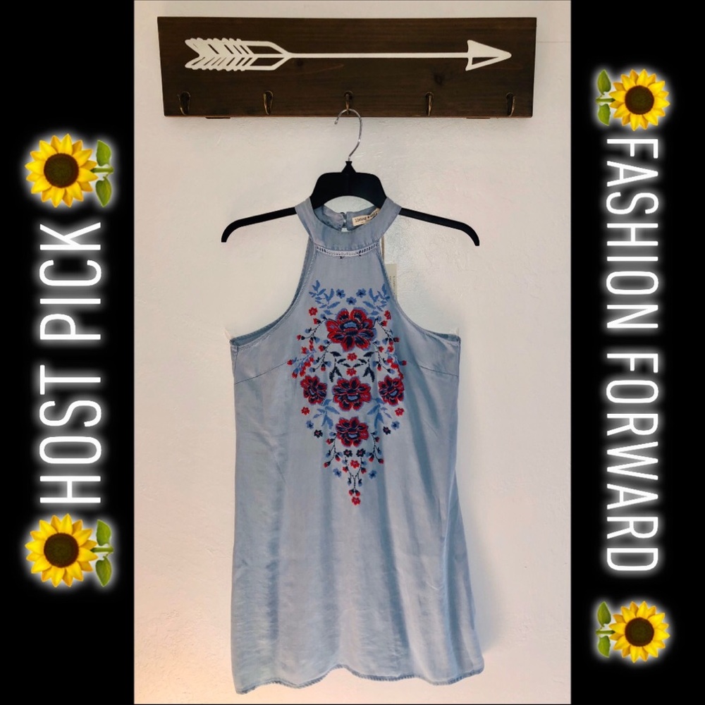 🌻HOST PICK🌻Halter style dress